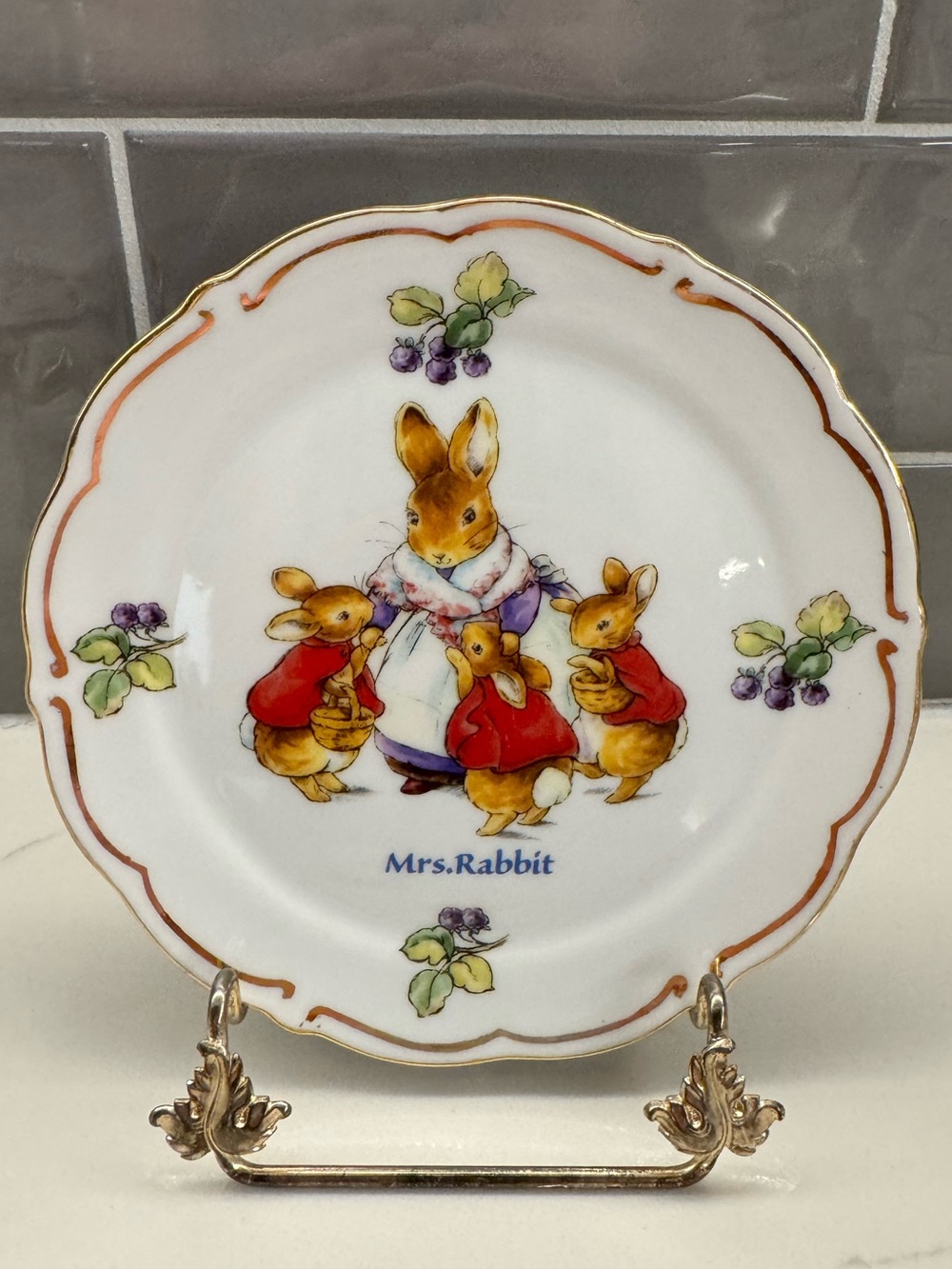 Vintage Mrs. Rabbit Miniature Porcelain Tea Set - Picture 4 of 9